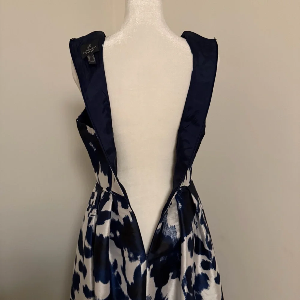 Adrianna Papell Navy and White Floral Gown size 2 pockets - Picture 11 of 15